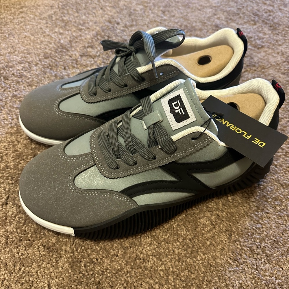 De Florant Women's Gray Athletic Shoes
